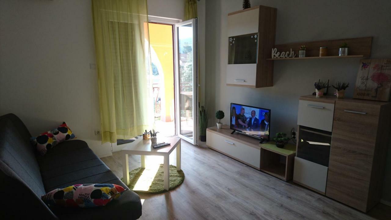 Ela Cres Apartment Luaran gambar