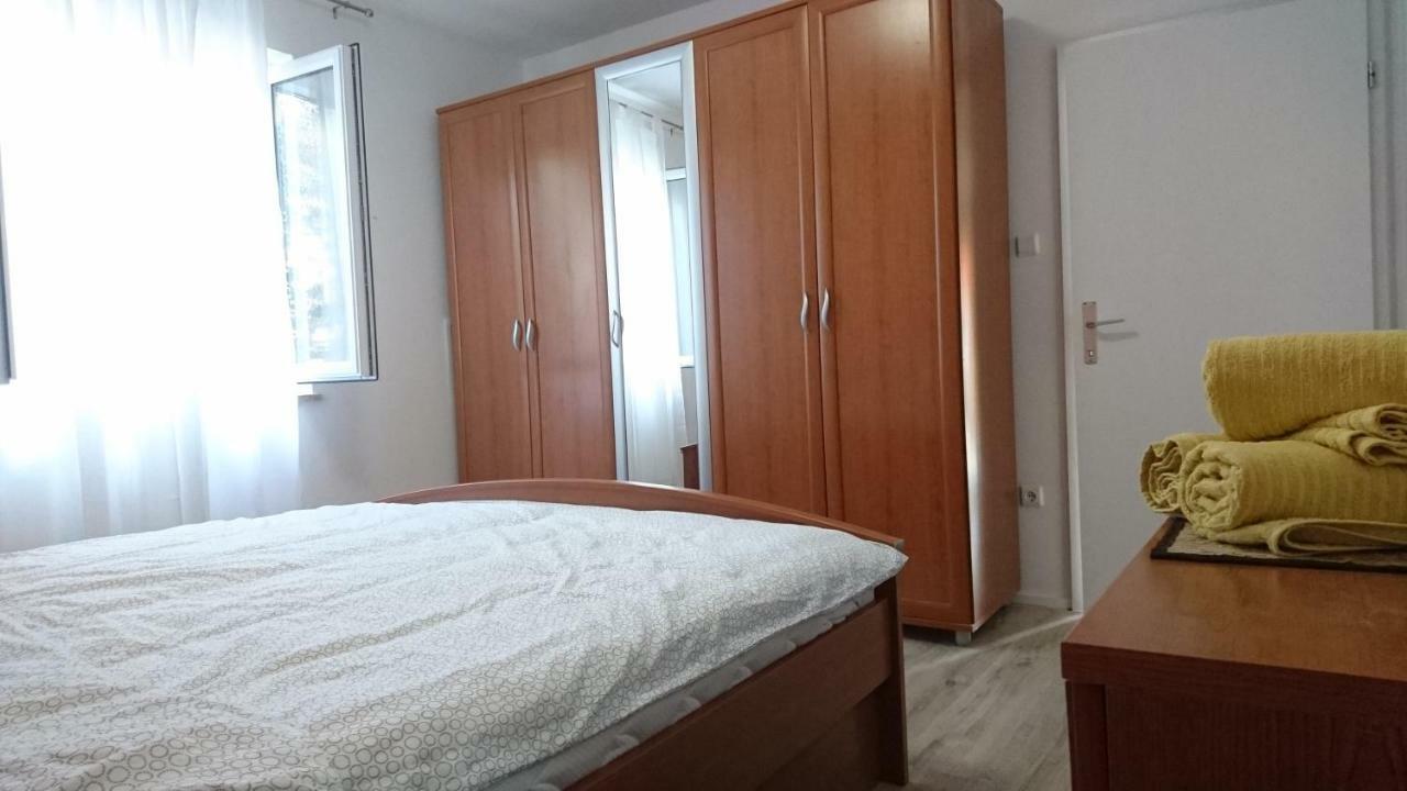 Ela Cres Apartment Luaran gambar